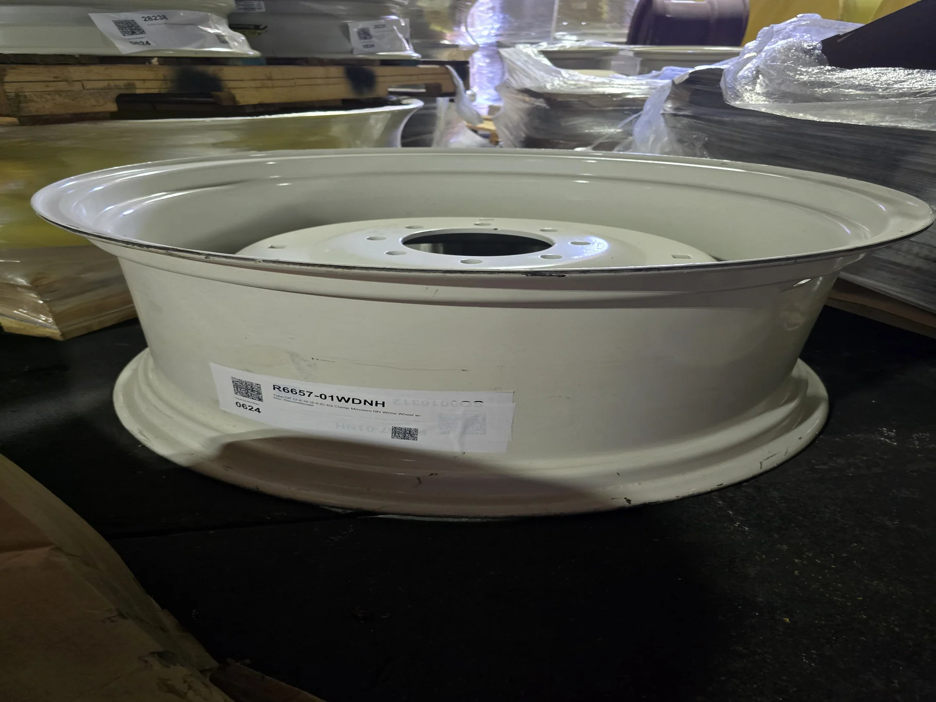 12 X 28 8-8-6 4/2 Clamp Moveero NH White Wheel w/ Disc RECONDITIONED image 2