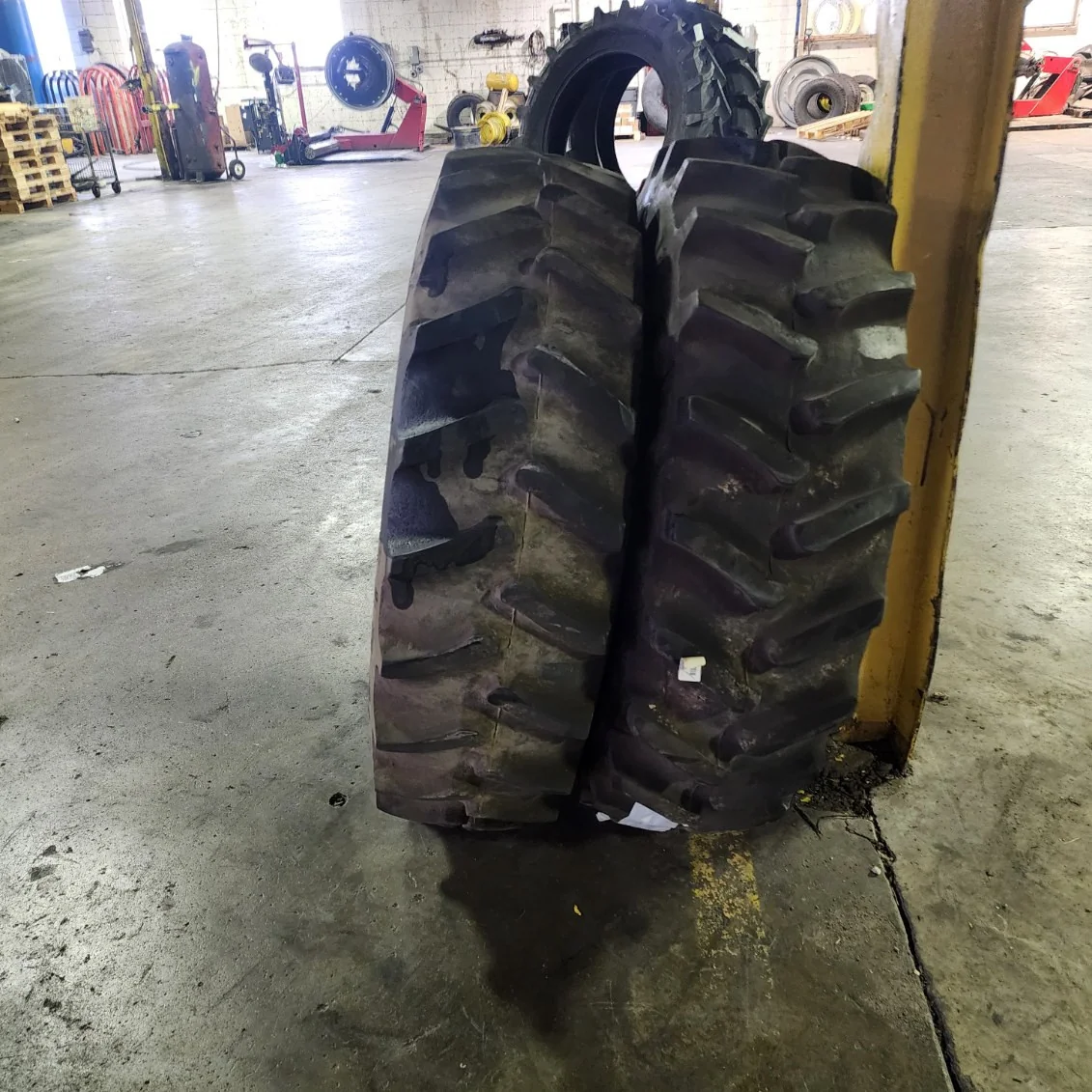 Used 12.4-24/8 Firestone Super All Traction II 23 TL R-1 70-75% image 2