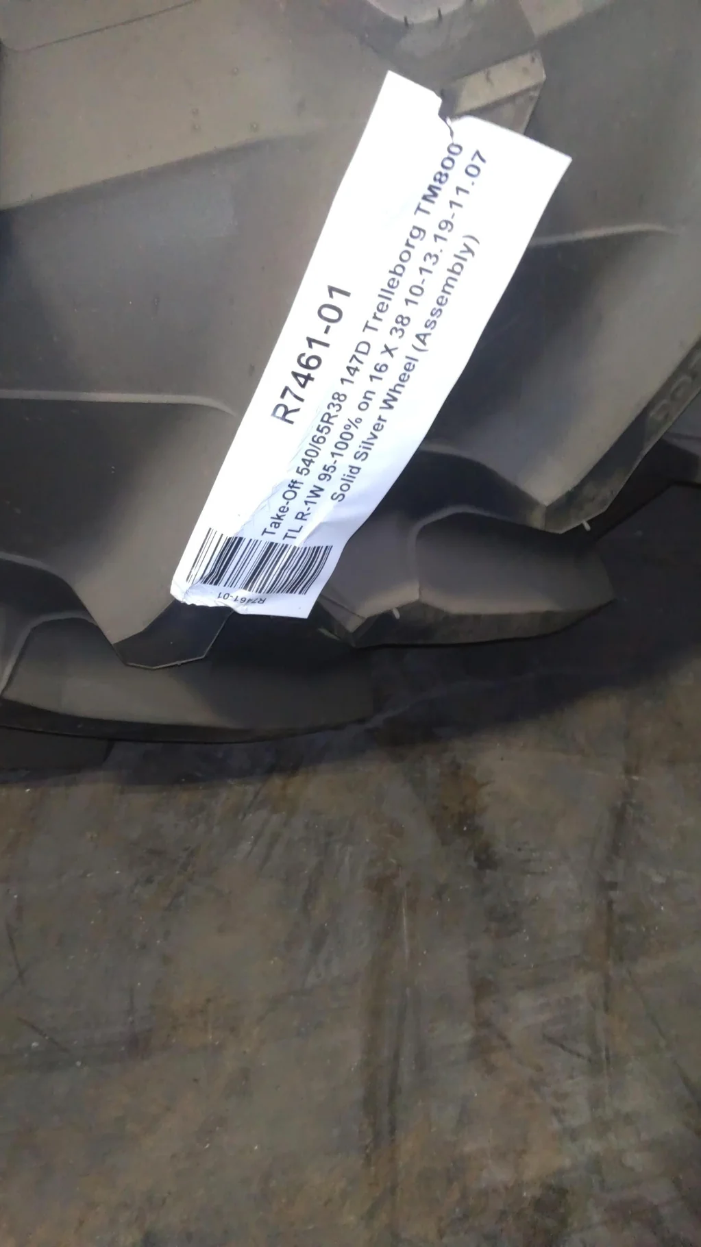Take-Off 540/65R38 147D Trelleborg TM800 TL R-1W 95-100% on 16 X 38 10-13.19-11.07 Agco Silver Assem
