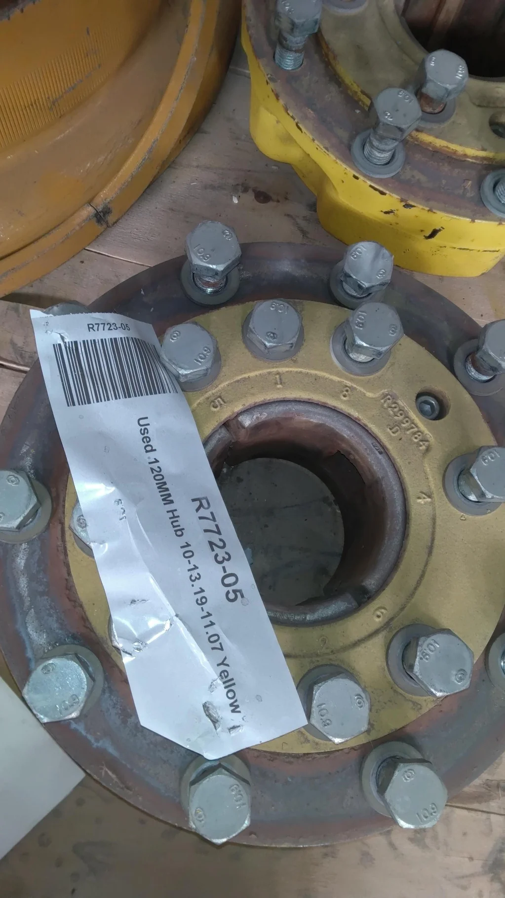 Used HUB 120MM 10-13.19-11.07 Yellow