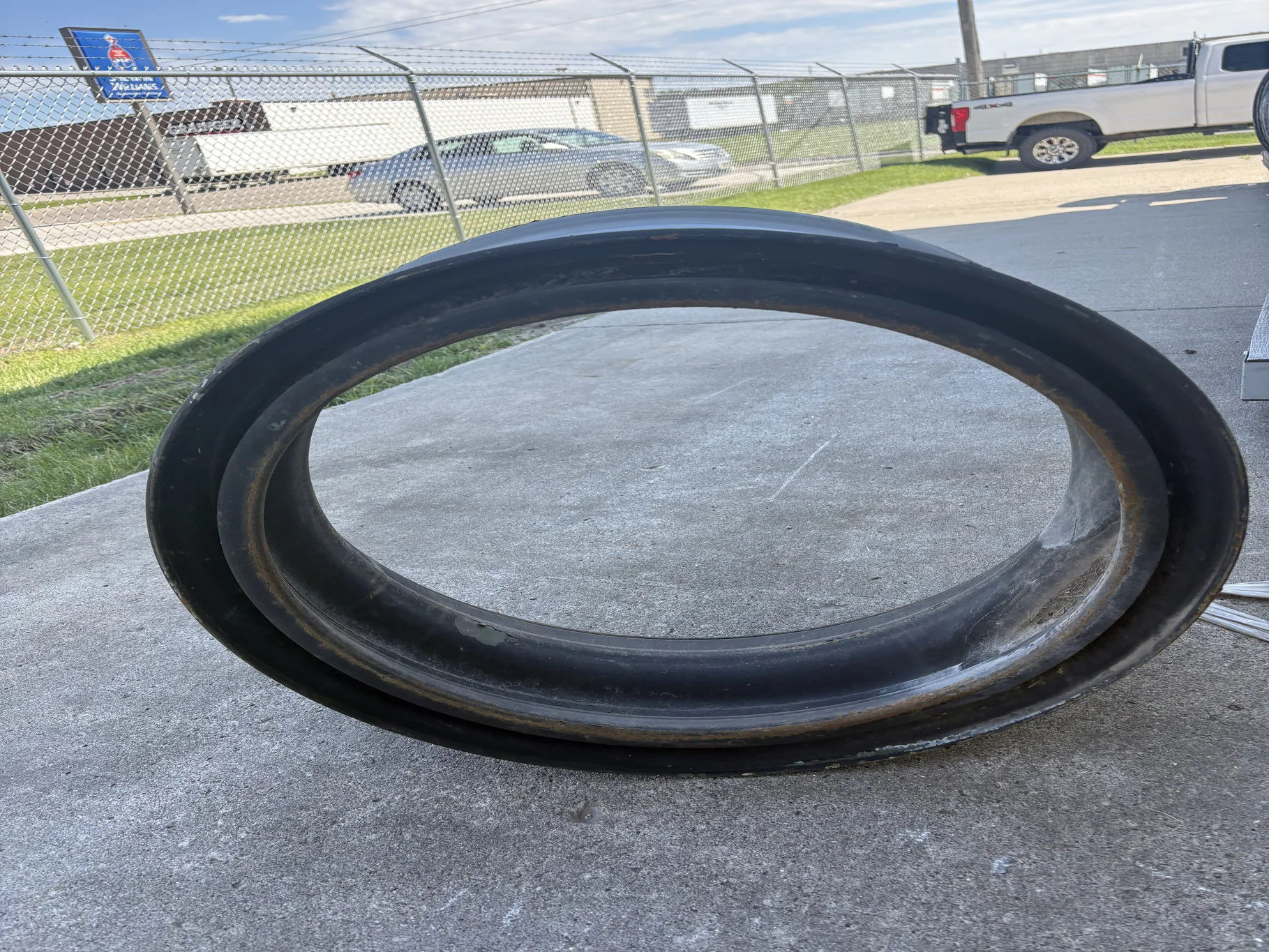 USED 8.25 X 22.5 STEEL DAYTON WHEEL image 3