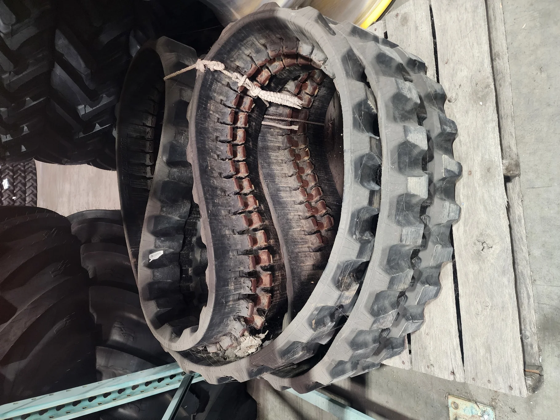 Used 300X52.5X88W SUMMIT TRACK (2418)