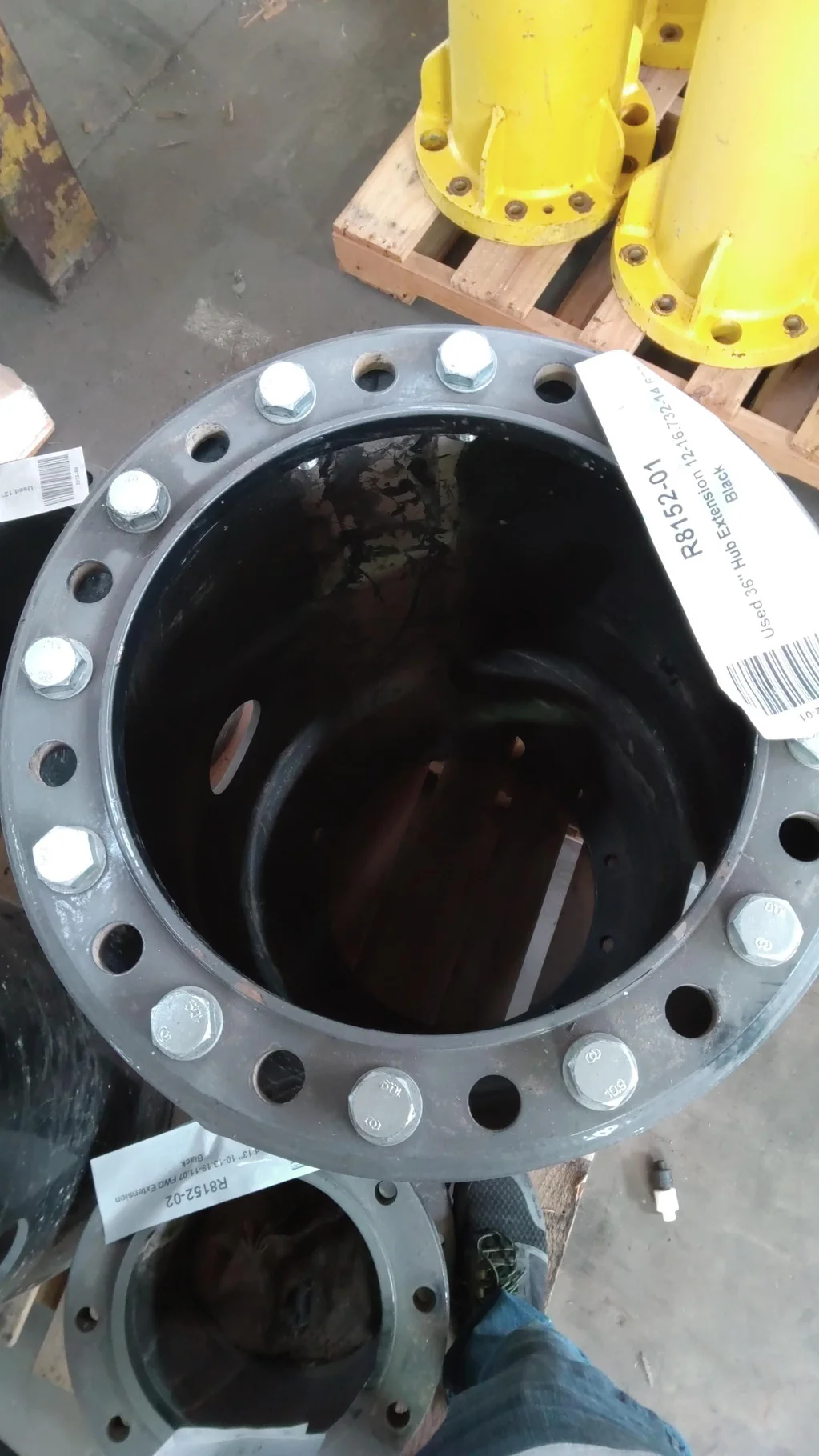Used 36" Extension Hub 12-16.732-14.620 Black image 3