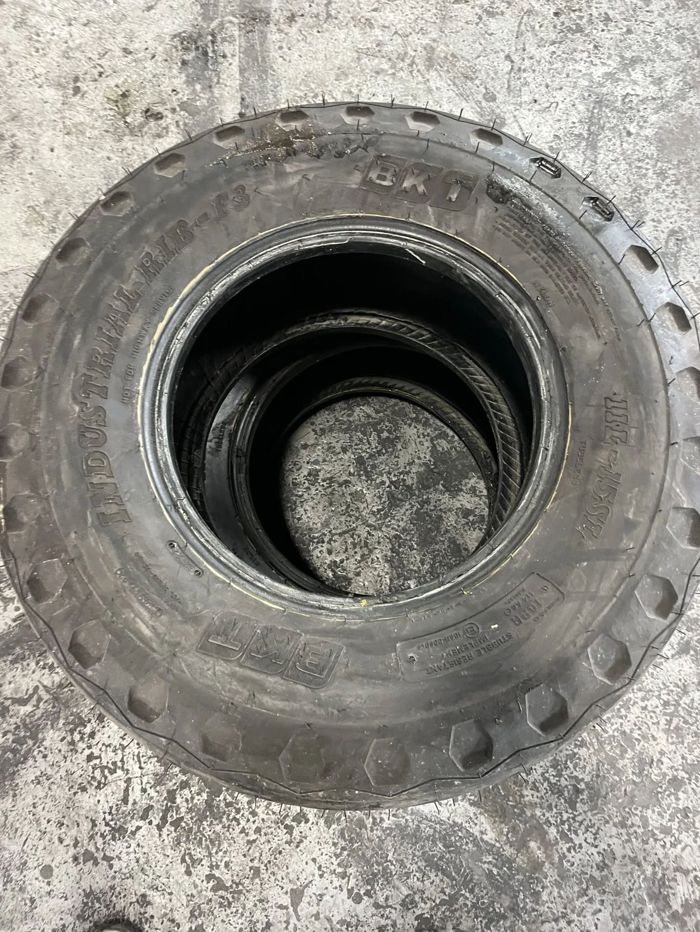 Take-Off 11L-15SL/10 BKT Industrial Rib TL F-3 95-100% image 3