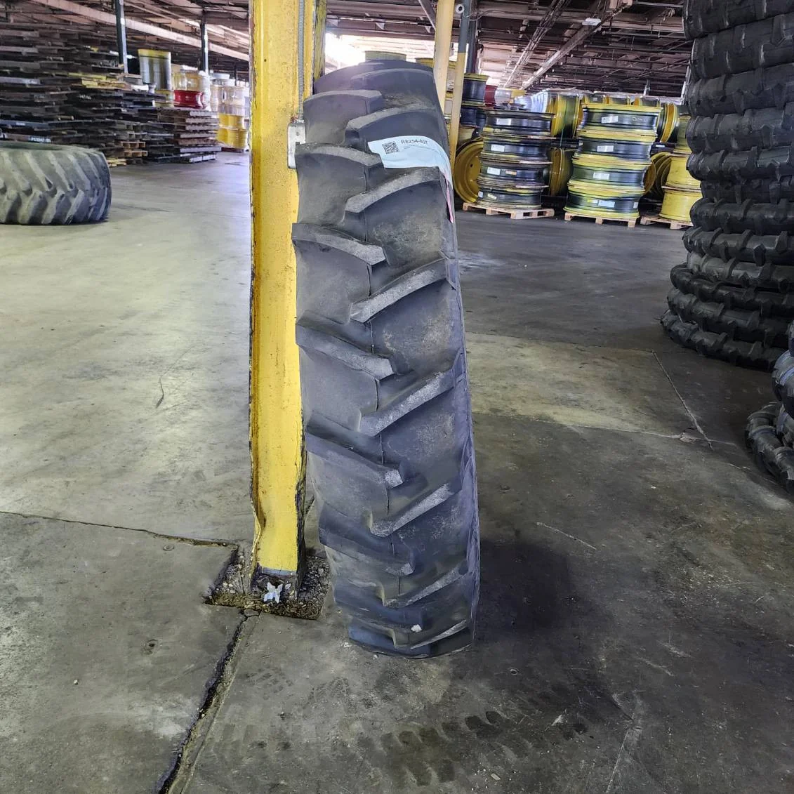 Used 12.4-42/10 Firestone Traction Field & Road TL R-1 80-85% image 4