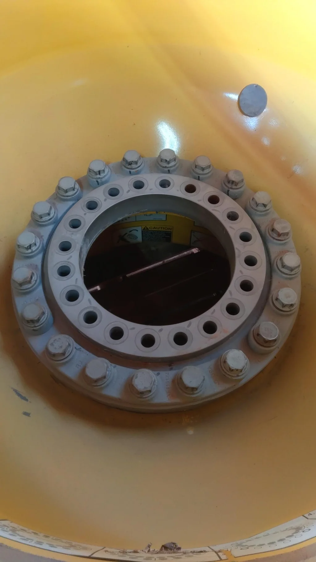 Used 18 X 42 20-18.504-15.372 Yellow Wheel W/SPACER