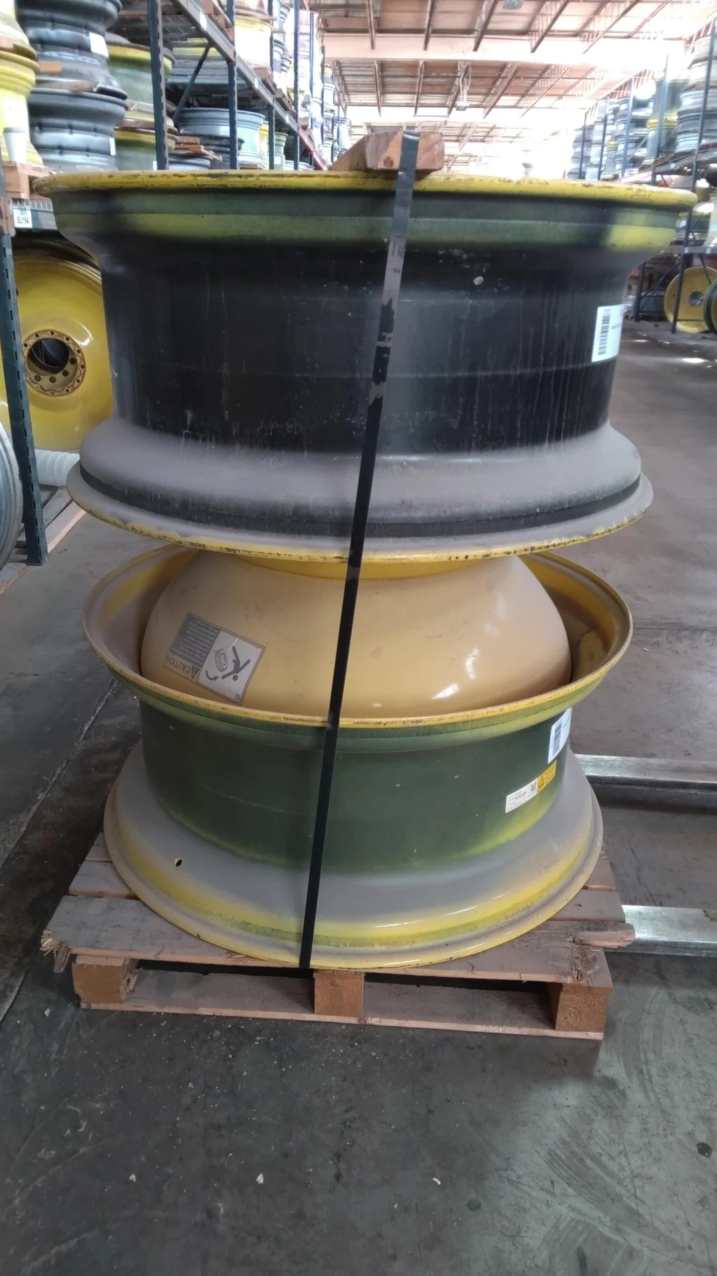 Used 18 X 42 20-18.504-15.372 Yellow Wheel W/SPACER image 7