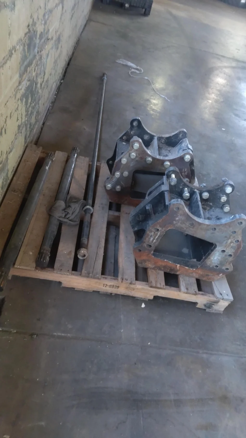 Used 11.25 Frame Ext Kit (2 exts), w/ (2) 41.375" 12 spline axle shafts, and (1) 117.625" truss rod