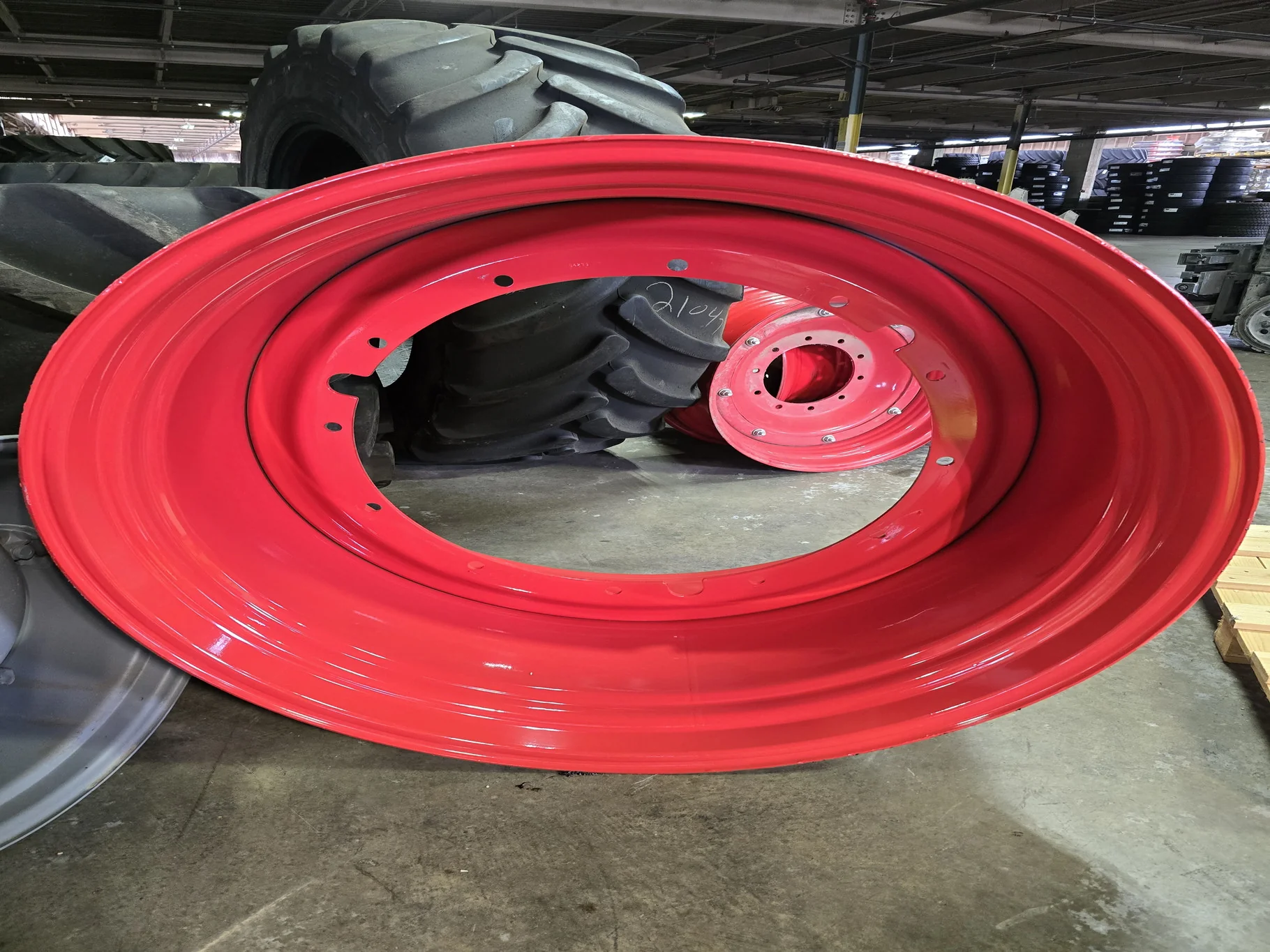 28 X 46 12-32.047-30.078 Rim & Rail Fendt Red Wheel image 2