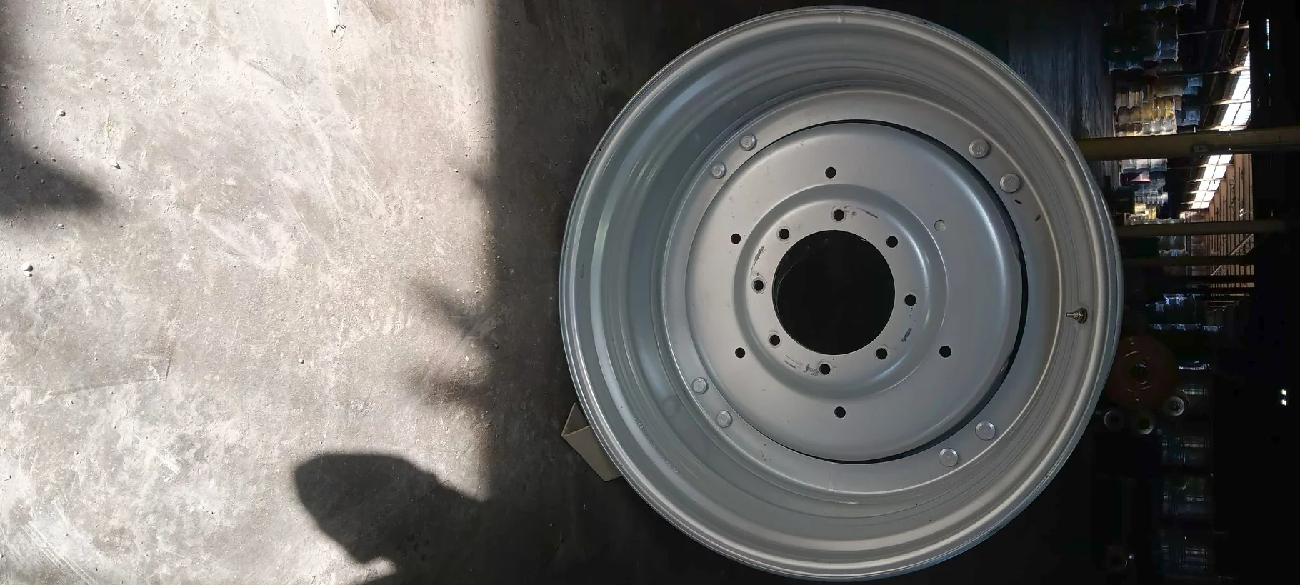 Take-Off 15 X 34 8-10.82-8.78 4/2 Rail Silver Wheel w/ Disc image 2