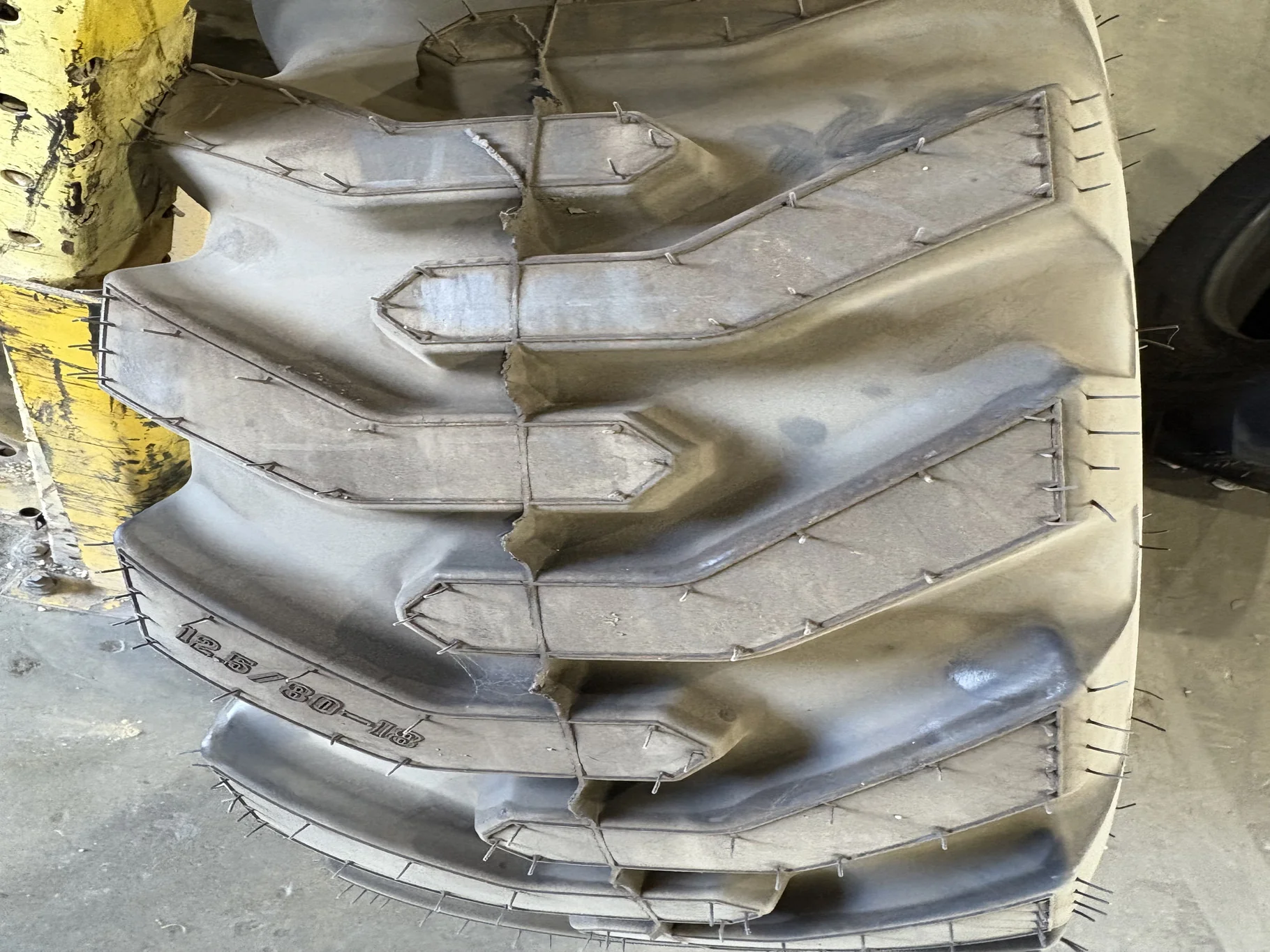 Take-Off 12.5/80-18/12 FIRESTONE SUPER TRACTION LOADER I-3 TL 95-100% image 6