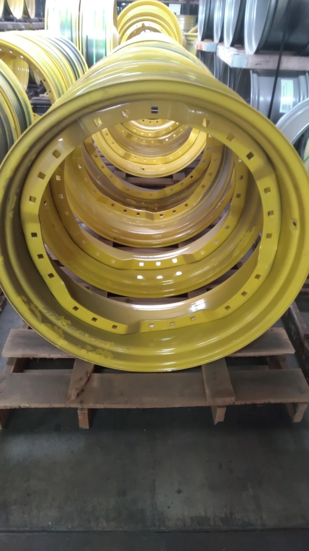 Take-Off 13 X 34 WAFFLE 24-29.25 YELLOW WHEEL image 2