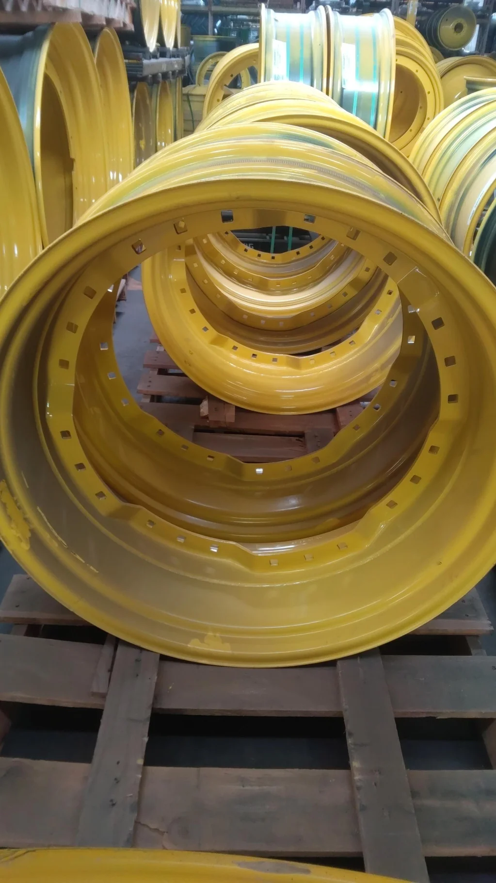 Take-Off 13 X 34 WAFFLE 24-29.25 YELLOW WHEEL image 3