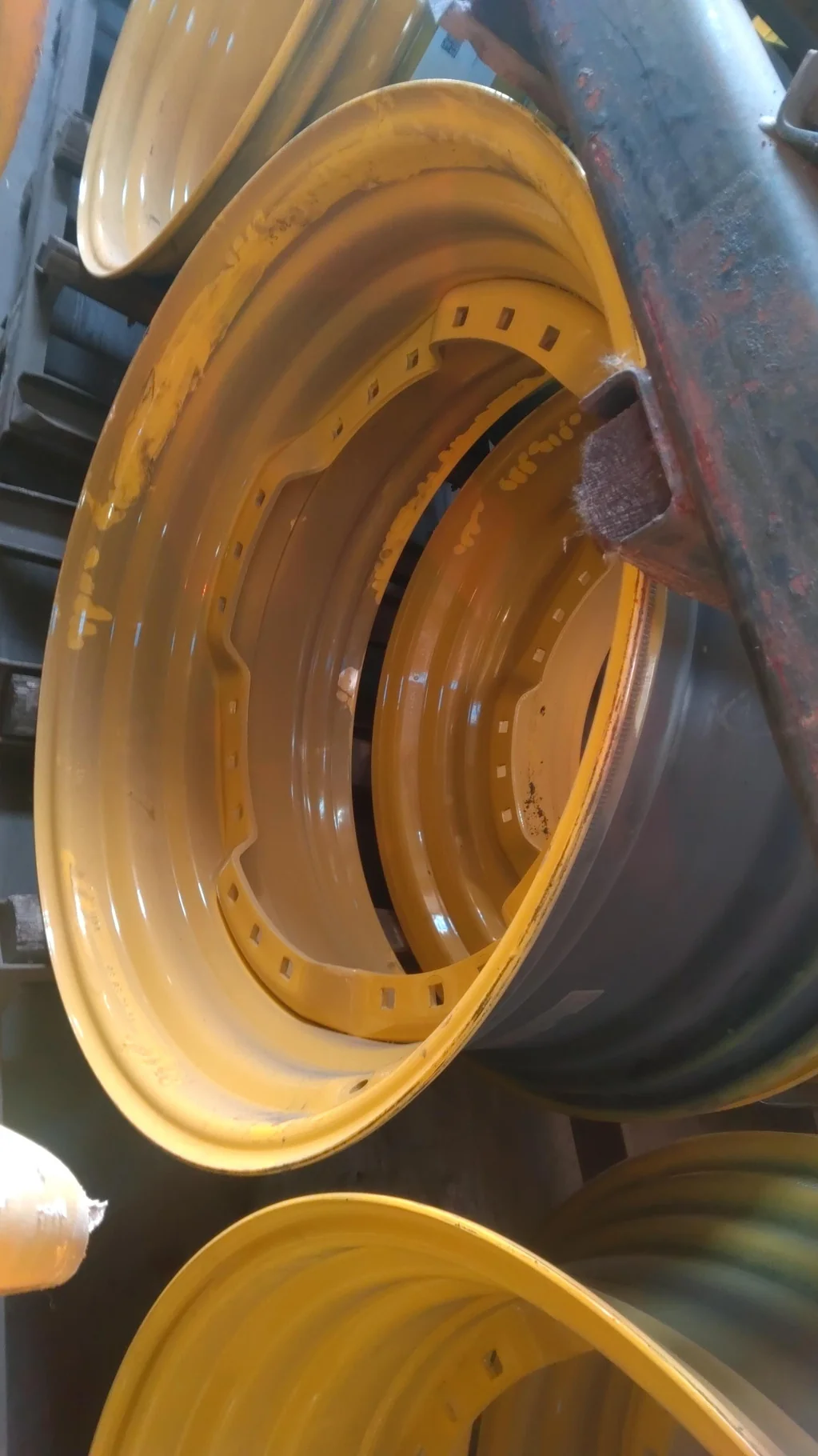 Take-Off 15 X 30 WAFFLE 24-23.25 YELLOW WHEEL image 3