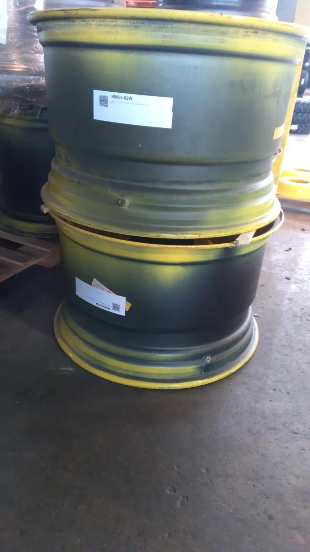TAKE-OFF 23 X 38 12-13.976-11.857 4830 SPRAYER ONLY YELLOW WHEEL