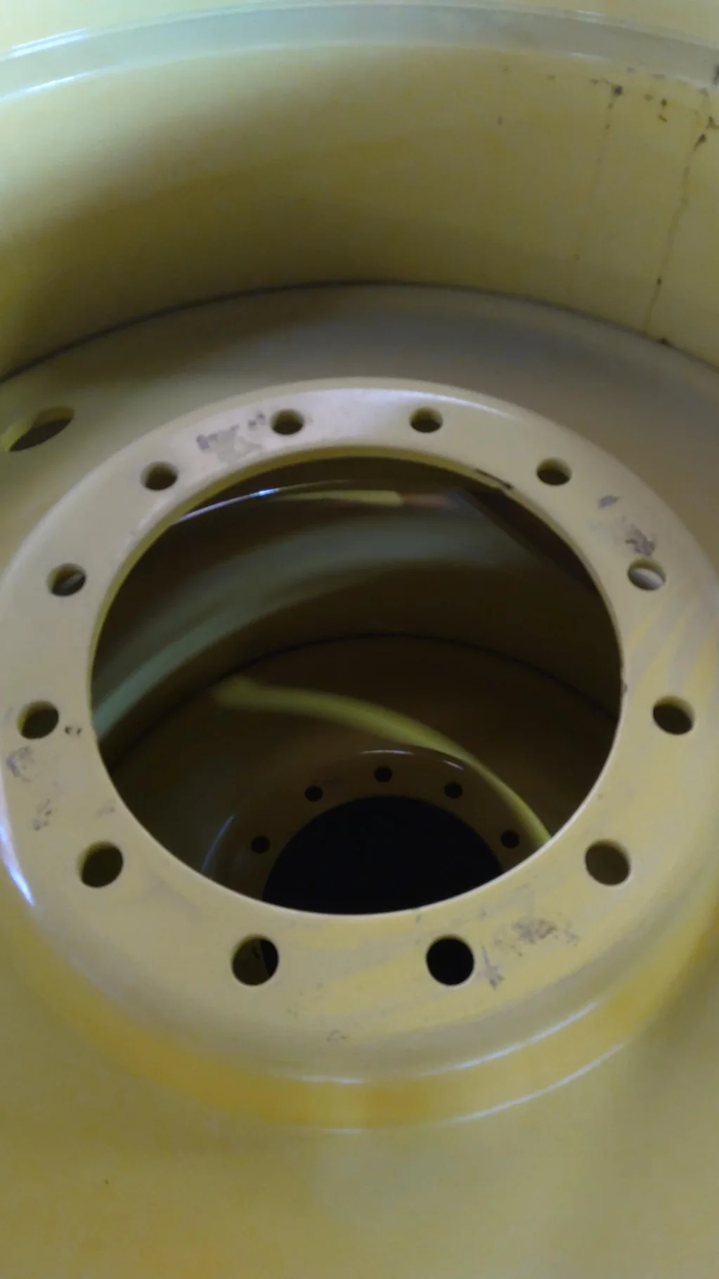 TAKE-OFF 23 X 38 12-13.976-11.857 4830 SPRAYER ONLY YELLOW WHEEL image 4