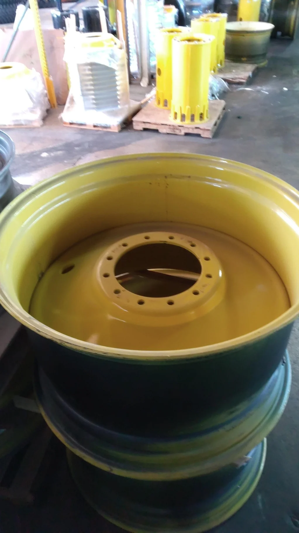 TAKE-OFF 23 X 38 12-13.976-11.857 4830 SPRAYER ONLY YELLOW WHEEL image 6