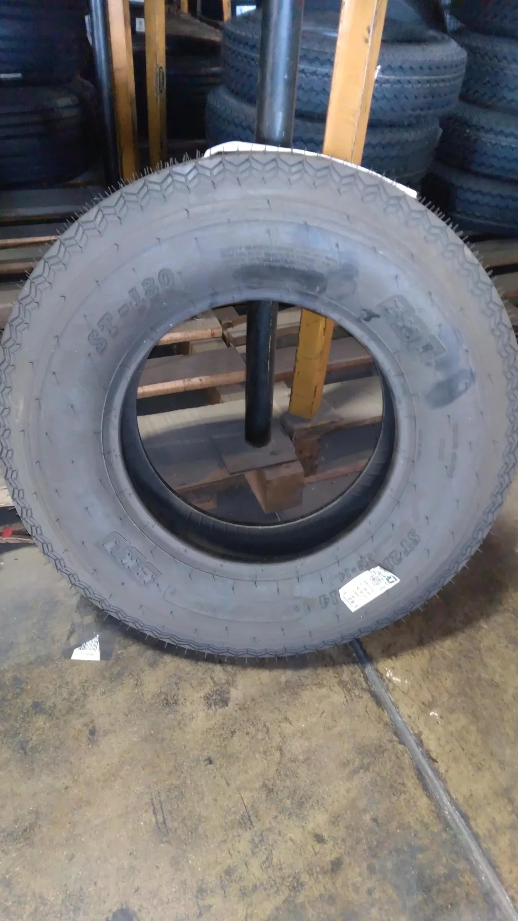 Take-Off 215/75-14/10 BKT ST180 Aramid Belted TL