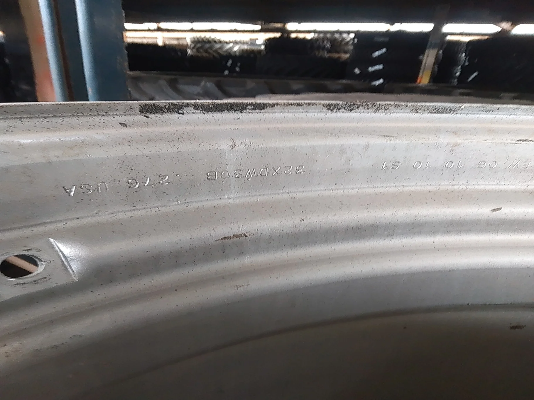 USED 30 X 32 10-13.19-11.07 - 2.76IN WHEEL SILVER image 4