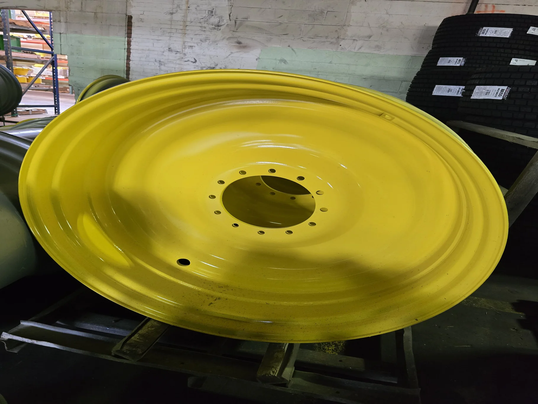 13 x 46 12-13.976-11.857-4.28in JD 4830 Bubble Disc Yellow Wheel RECONDITIONED