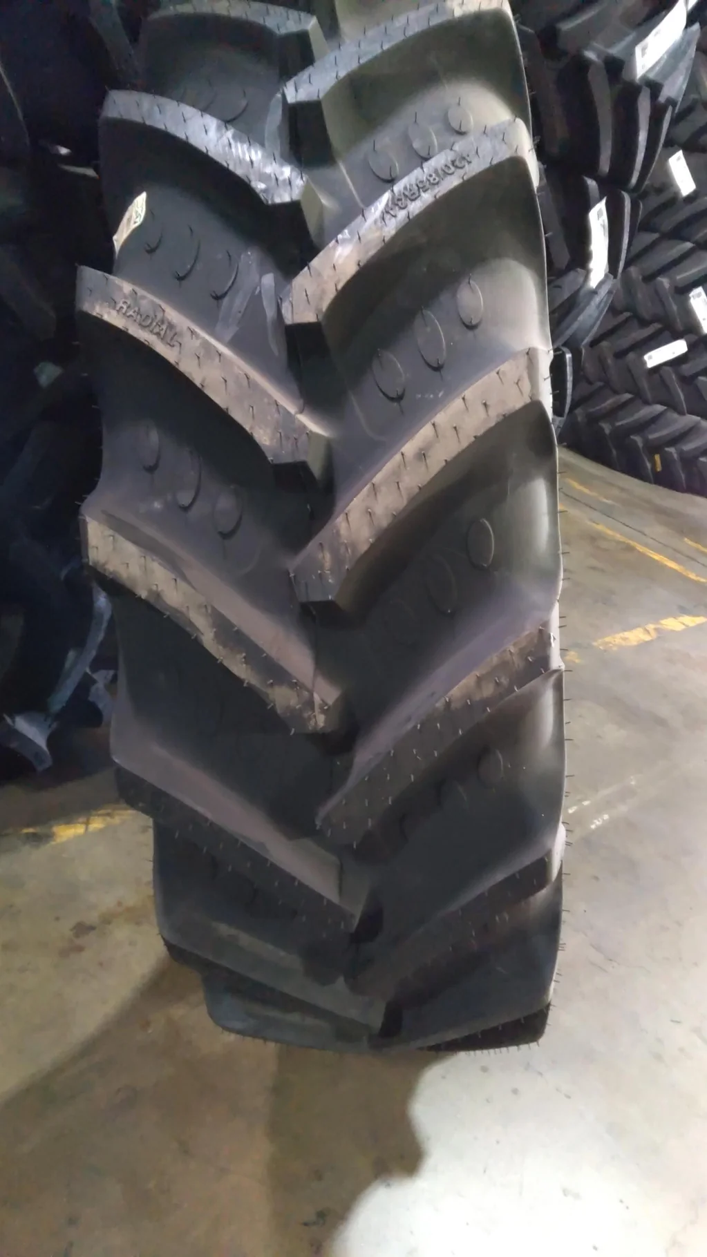 Take-Off 420/85R34 147A8 BKT AGRIMAX RT855 TL R-1W image 5