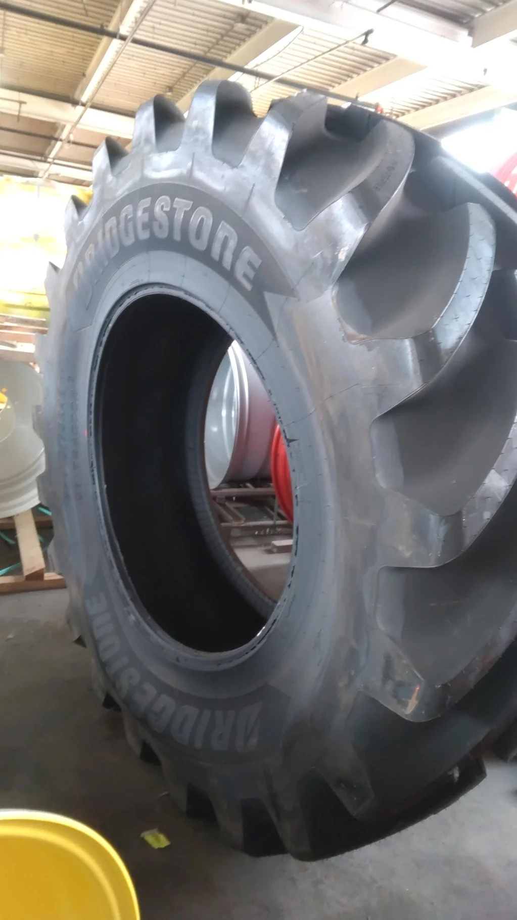 USED VF710/75R42 181D BRIDGESTONE VT TRACTOR TL R1W 95-100% image 3