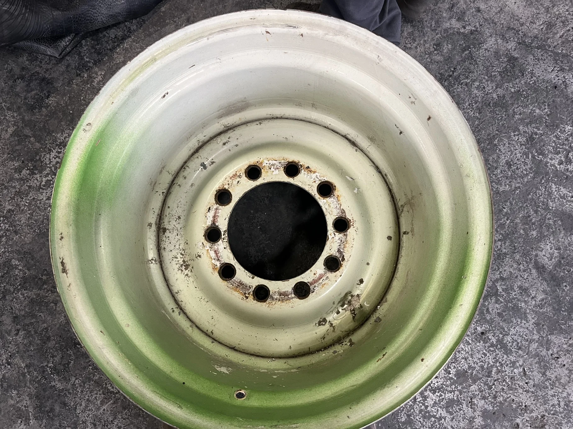 Used 20 x 26 10-11.25-8.75 White Wheel
