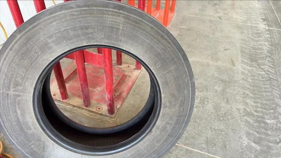 USED 275/70R22.5/18 FIRESTONE FS561 ALL POSITION TL 85-90% image 3