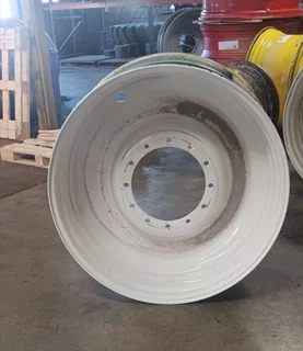 18 X 42 12-16.732-14.62 -1.63U NH WHITE WHEEL image 2
