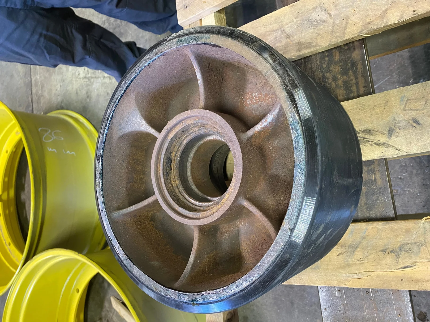 REBUILT MIDROLLER CASE IH 9300 8" POLY
