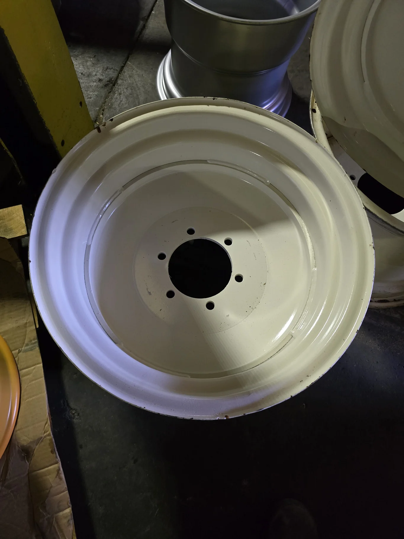 14 X 20 6-6.69-533 NH White Wheel
