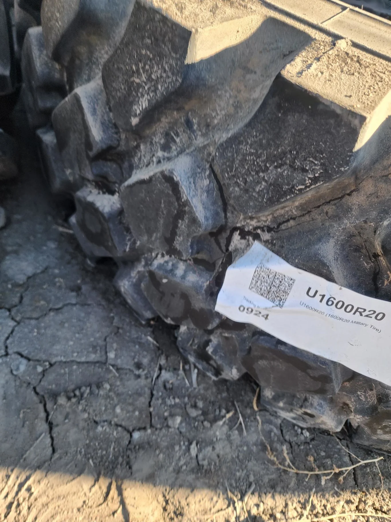 U1600R20 (1600R20 Military Tire) image 3