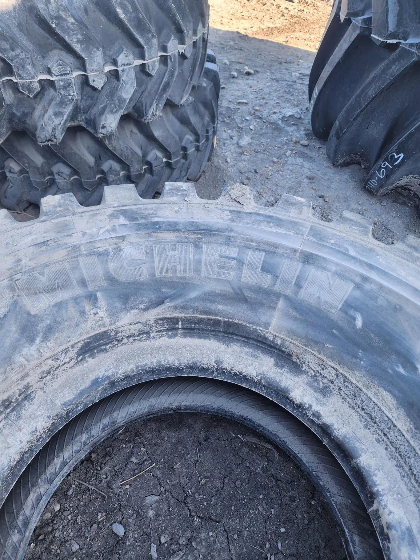 U1600R20 (1600R20 Military Tire) image 5