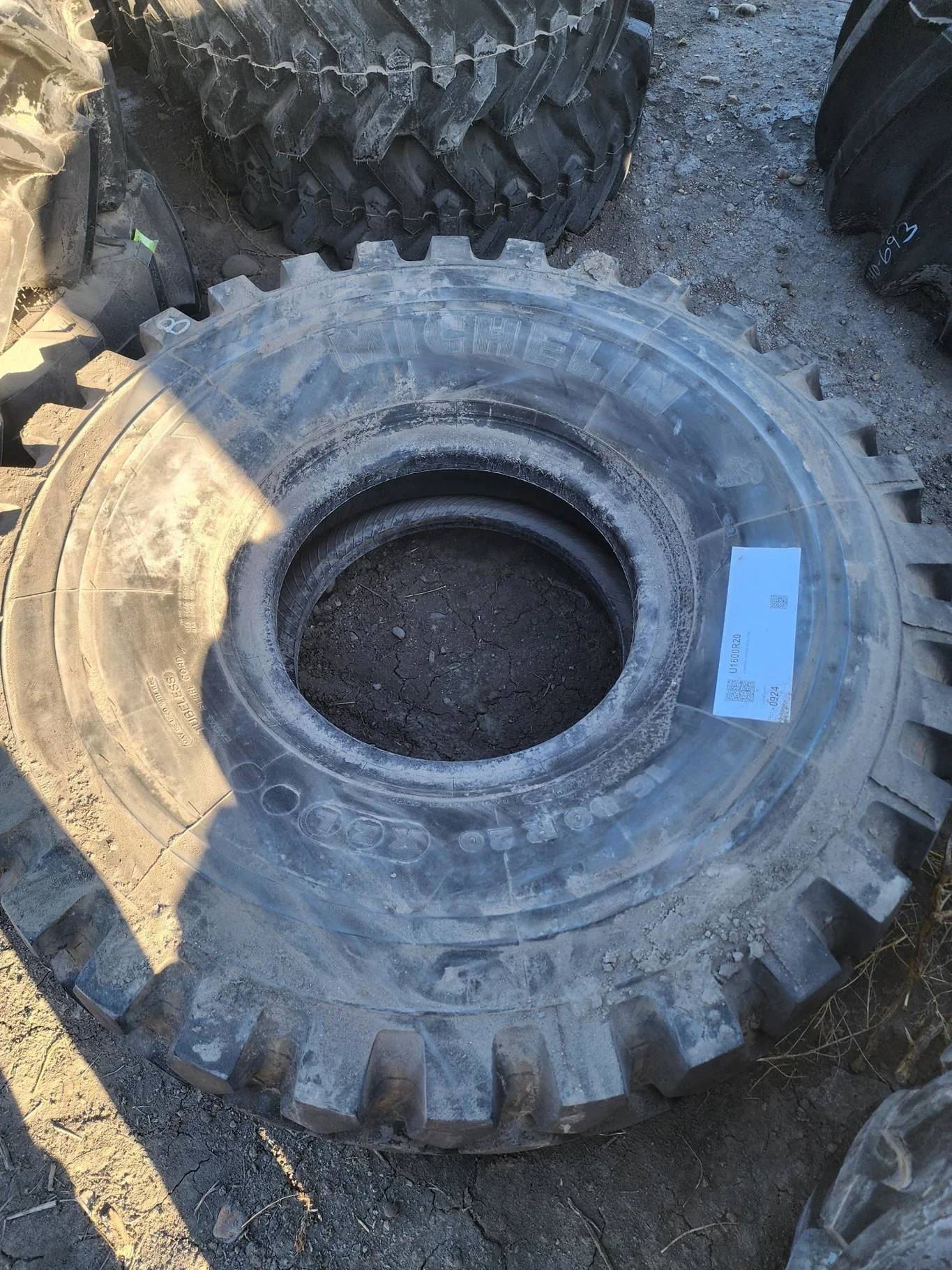 U1600R20 (1600R20 Military Tire) image 8