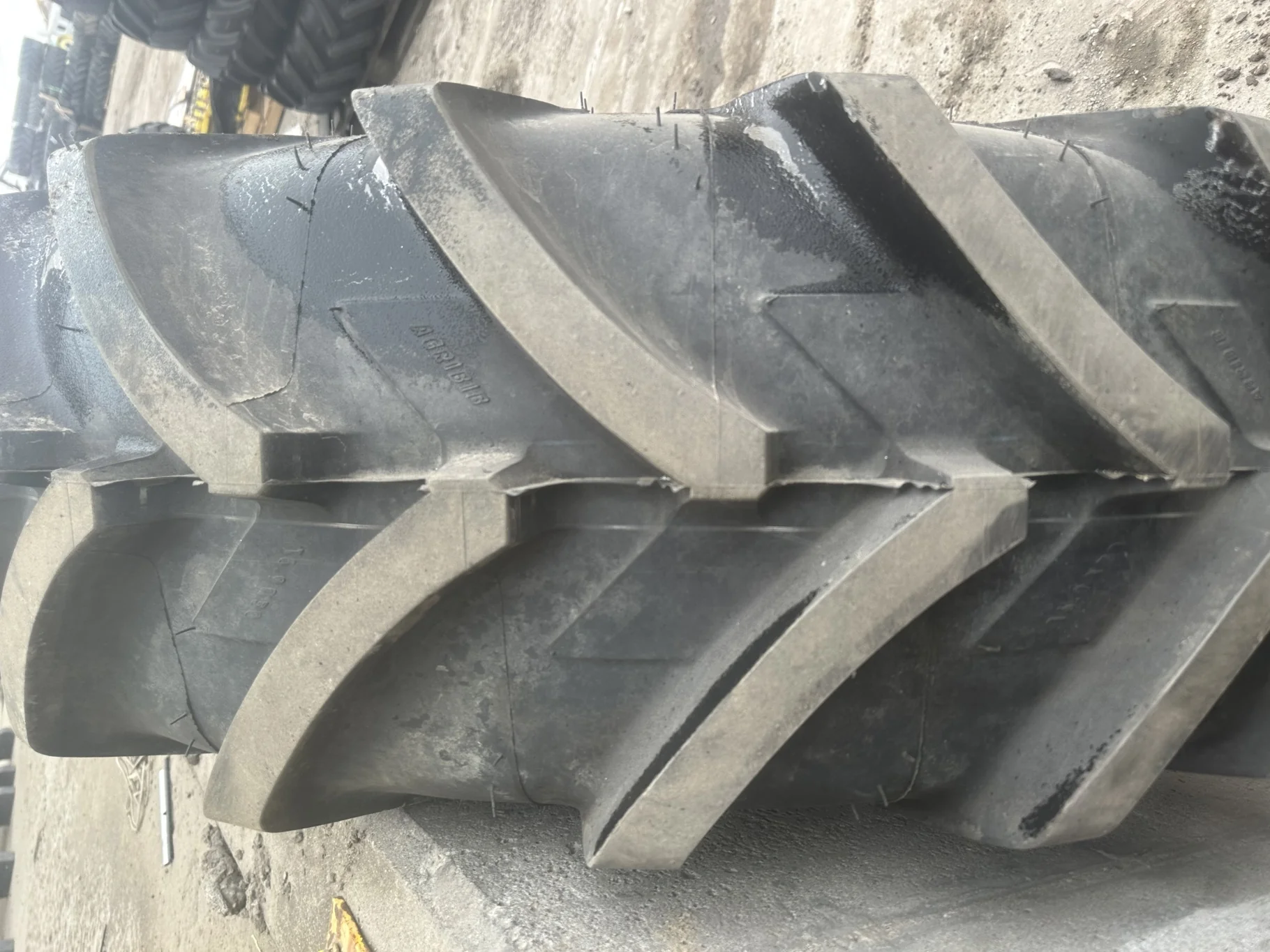 Take-Off 16.9R30 137A8/134B Michelin AgriBib R-1W TL 95-100% On 14 X 30 Silver Wheel image 4