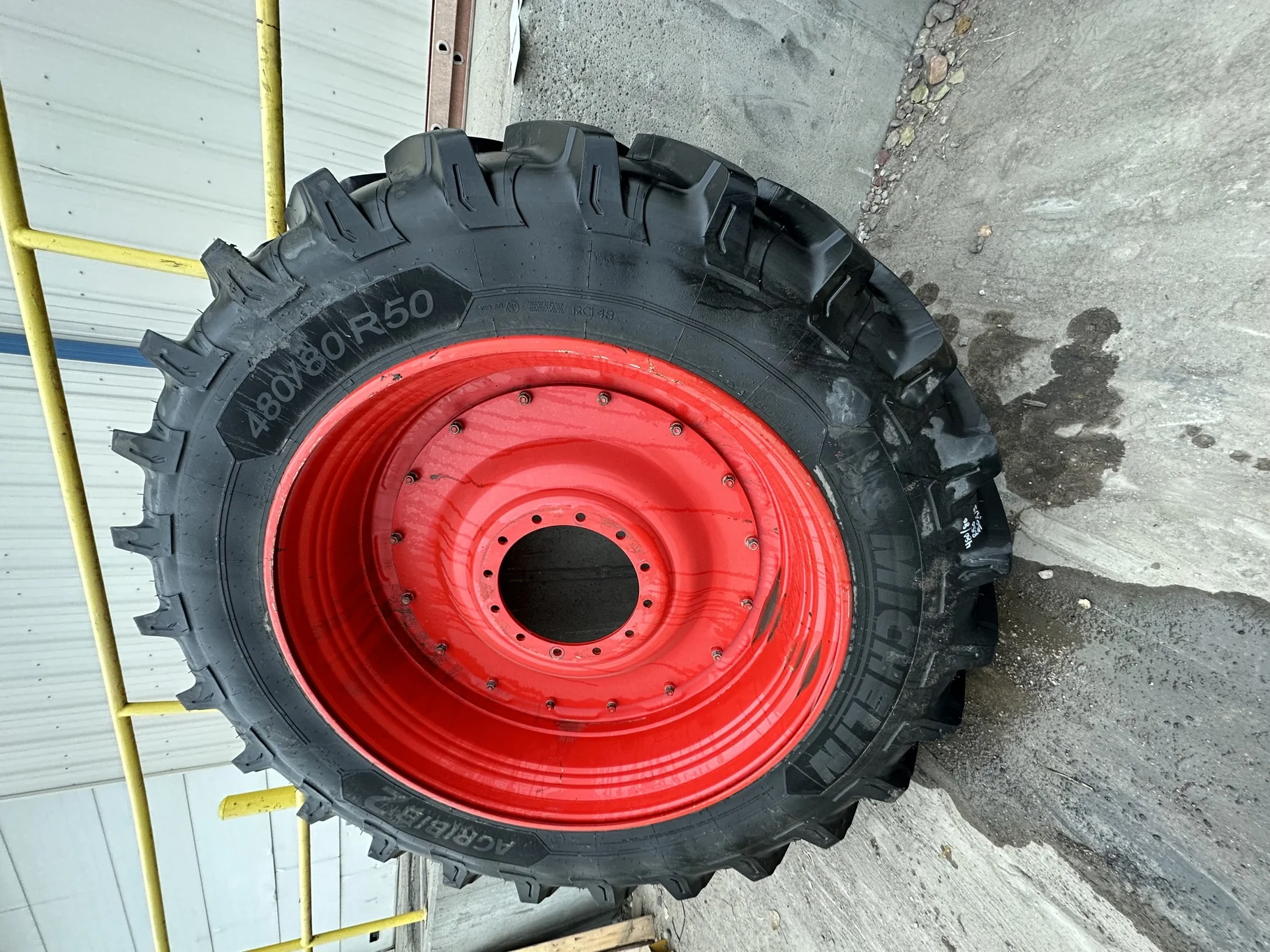 USED 480/80R50 (18.4R50) Michelin AgriBib 2 R-1W 159B TL 98% on 15 X 50 12-30.37.-28.44 Fendt Red St image 3
