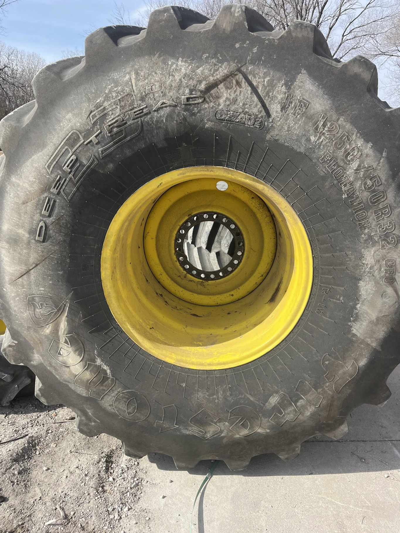 Used IF1250/50R32 201B Firestone DTAD2 TL R-1W 90-95% On 44 x 32 20-13.19-11.07 21"BS Titan Yellow