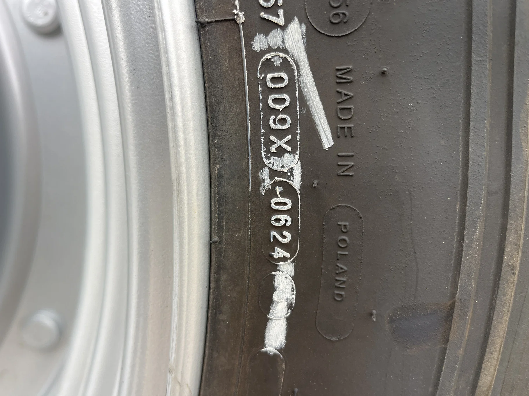 Take-Off 420/85R34 147B Michelin Agribib2 TL R1W 95-100% 13 X 34 8-15.995-14.281 4"BS R&R Wheel/Disc image 4