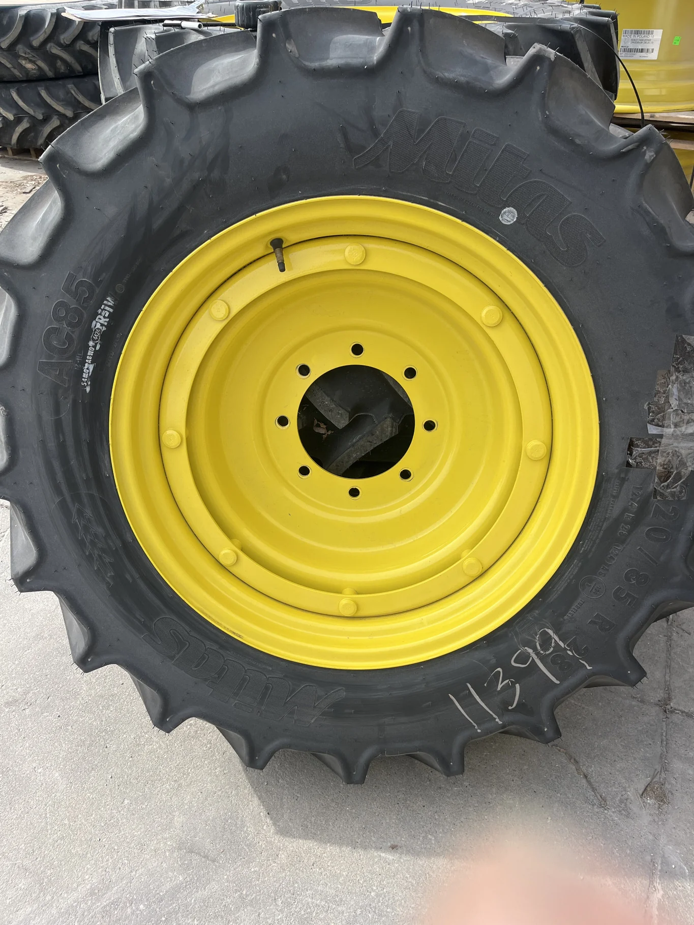 Take-Off 320/85R28 124B Mitas AC85 TL R-1W 95-100% On 10 x 28 8-10.82-8.78 Moveero Yellow Rim&Rail