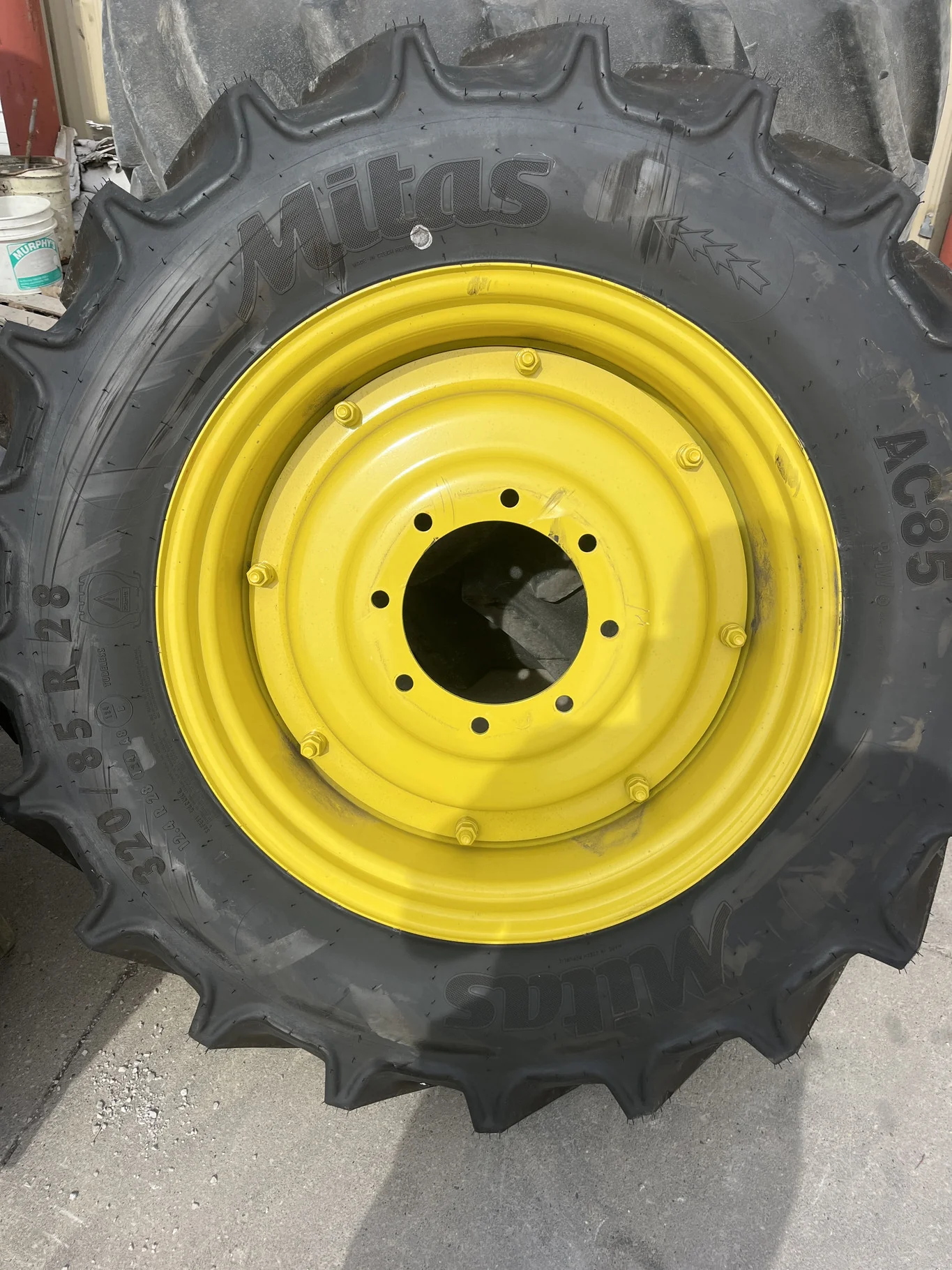 Take-Off 320/85R28 124B Mitas AC85 TL R-1W 95-100% On 10 x 28 8-10.82-8.78 Moveero Yellow Rim&Rail image 2