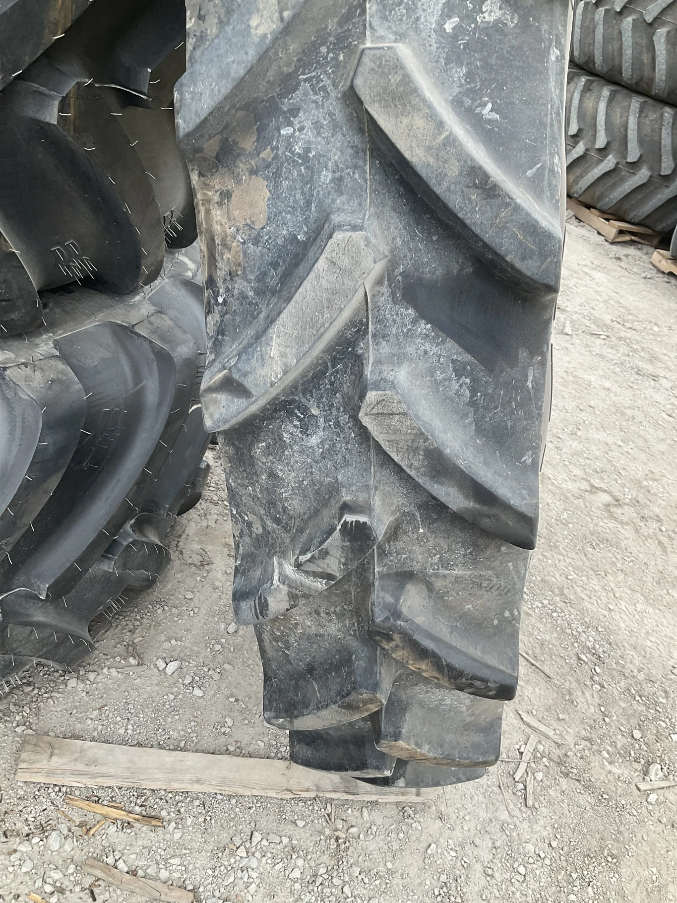 Used 320/105R54 166D Goodyear Optitrac TLR-1W 90-95% On 10x54 12-32.05-30.08 Rim & Rail Yellow Wheel image 2