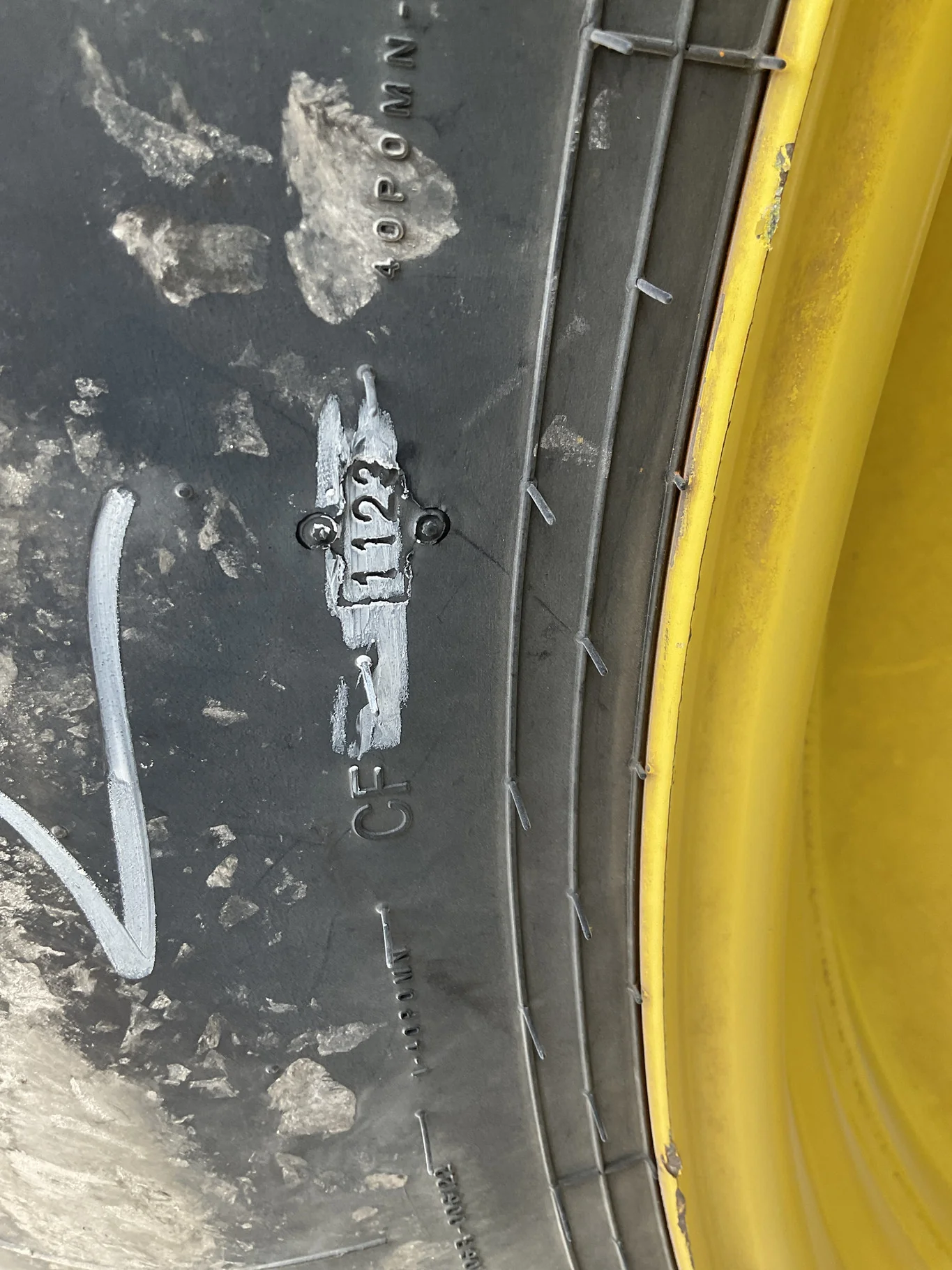 Used 320/105R54 166D Goodyear Optitrac TLR-1W 90-95%On 10x54 10-13.19-11.07 Rim & Rail Yellow Wheel image 3