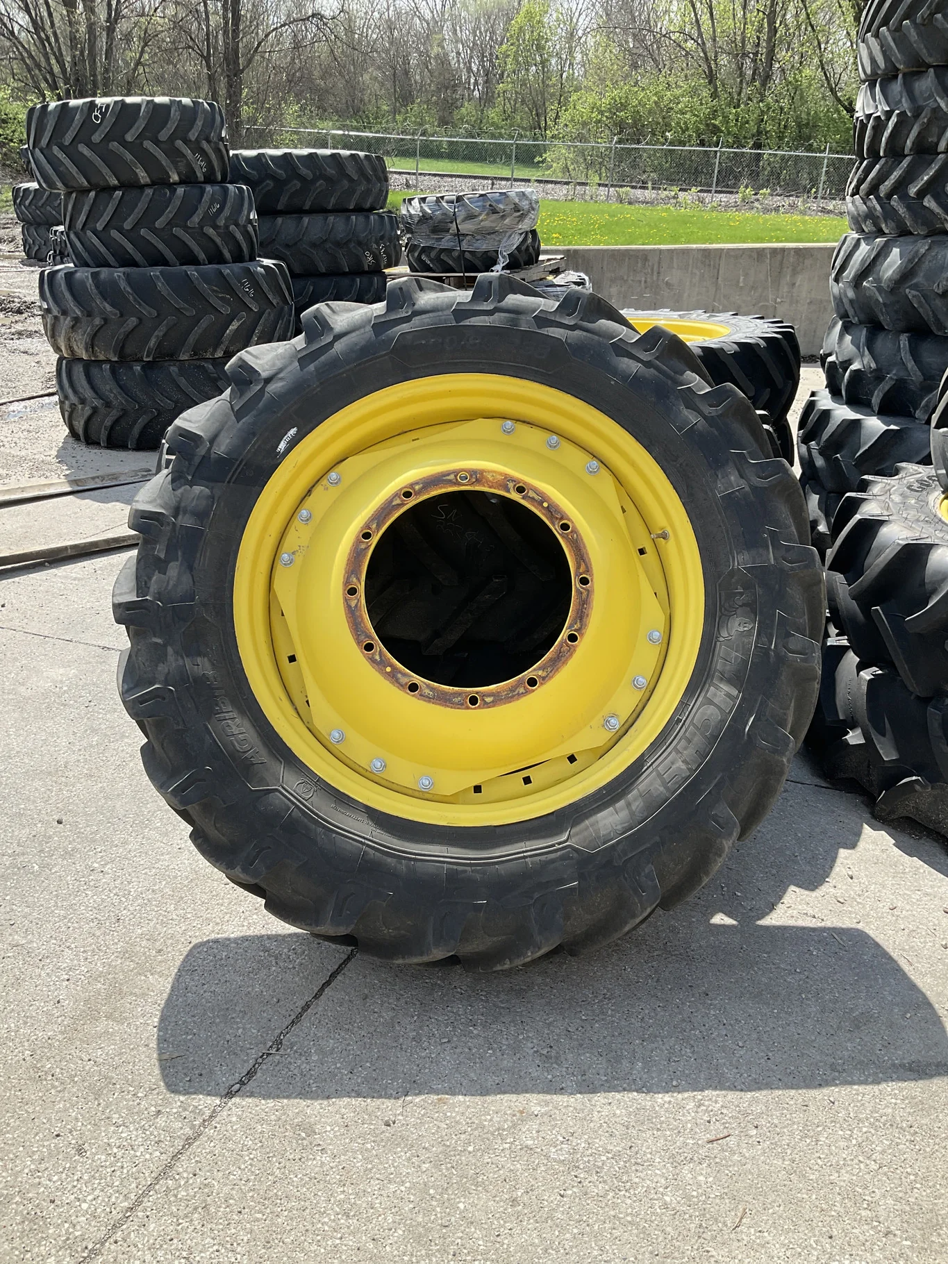 Used 380/80R38 142A8 Michelin Agribib2 TL R-1W 75-80% On 12 x 38 12-19.685-17.651 10"BS Titan Yellow