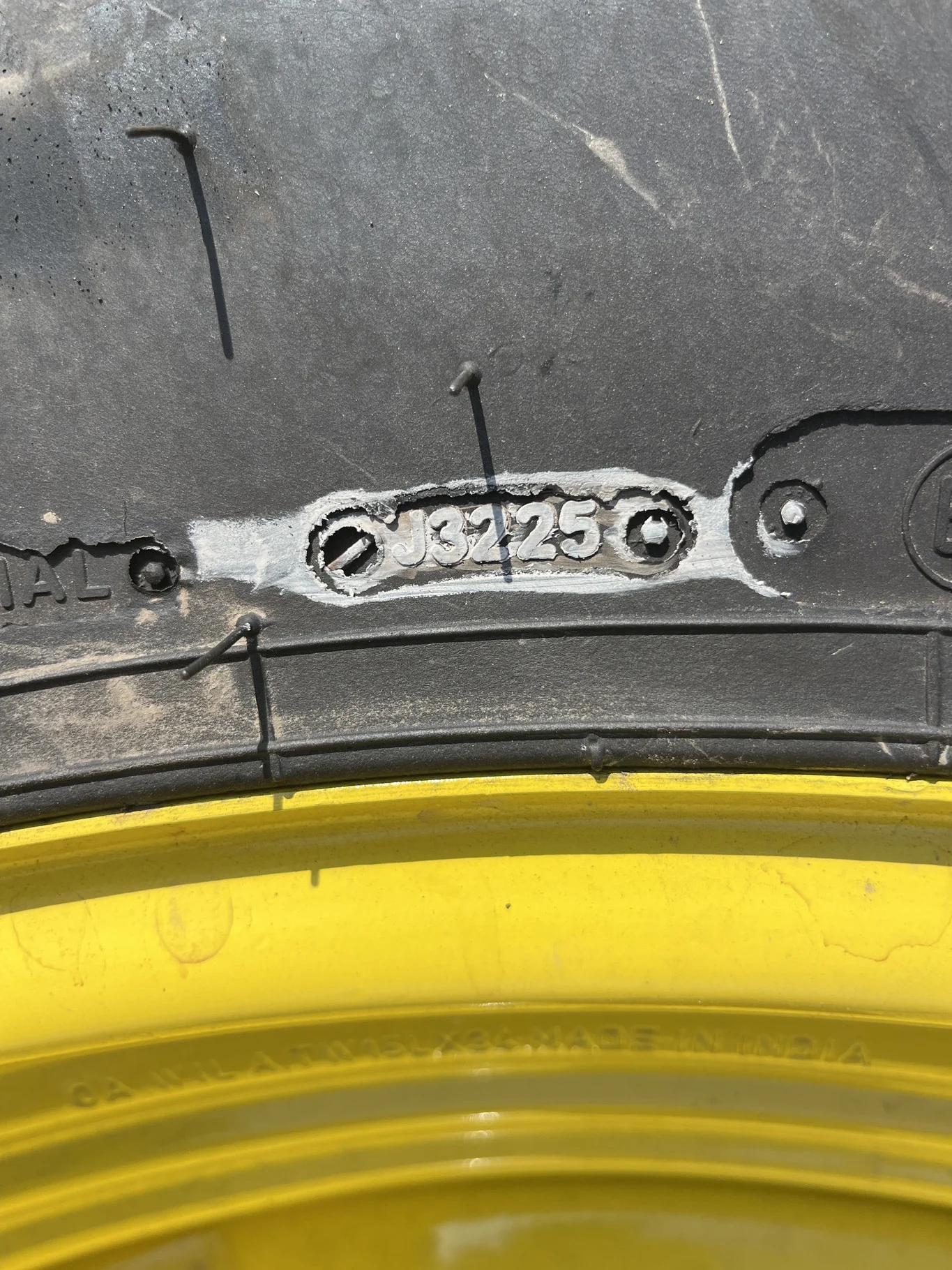 Take-Off 460/85R34 147A8/B BKT Agrimax RT855 TL R-1W 95-100% On 15 x 34 8-8-6 4"BS Wil Yellow image 4