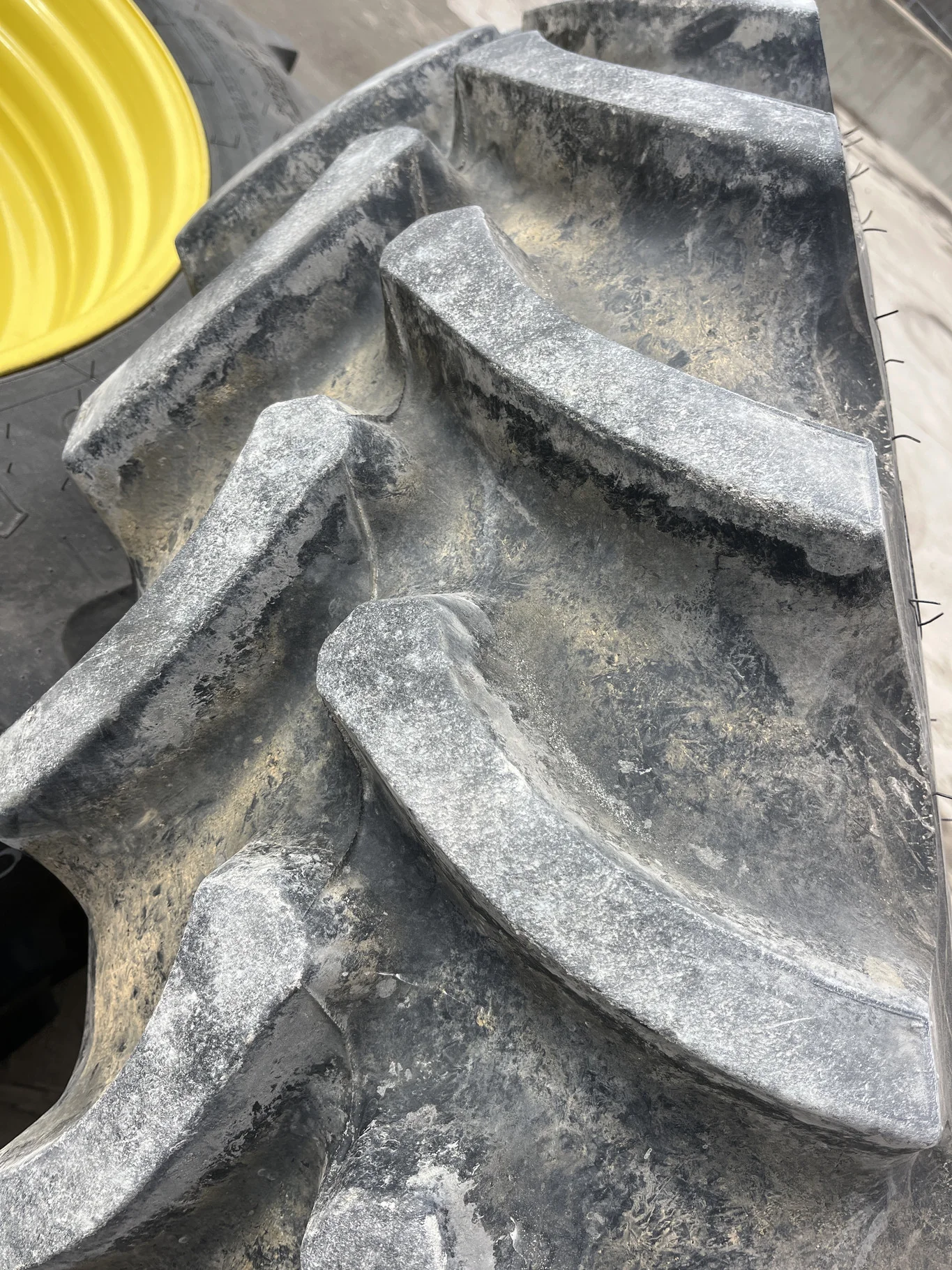 Used 380/85R34 137B Firestone Radial AT DT TL R-1W 75-80% On 13 x 34 10-13.19-11.07 4"BS Moveero image 3