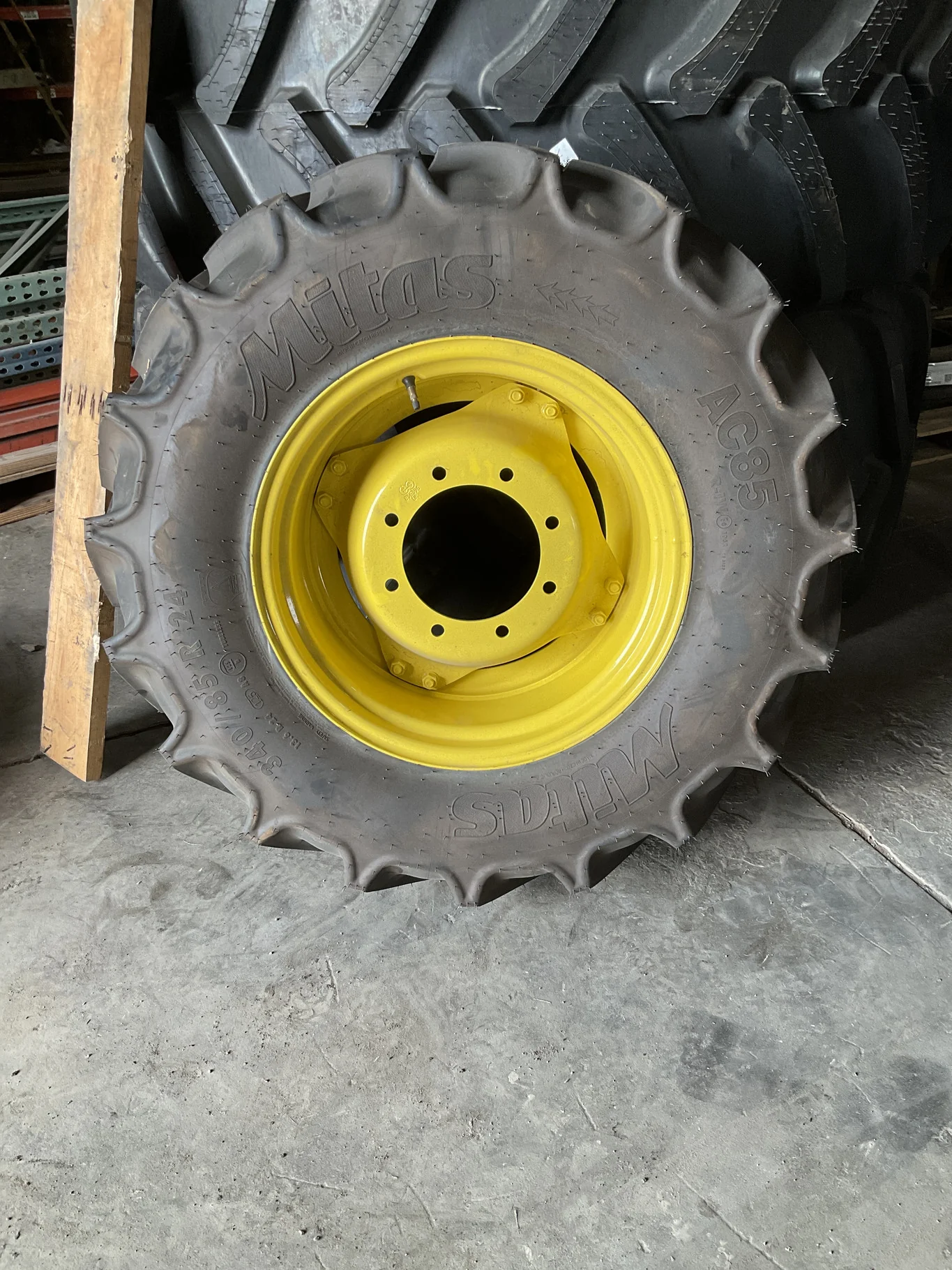 Take-Off 340/85R24 125A8 Mitas AC85 TL R-1W 95-100% On 12 x 24 8-10.82-8.78 8.75"BS Yellow 4/2 Rail