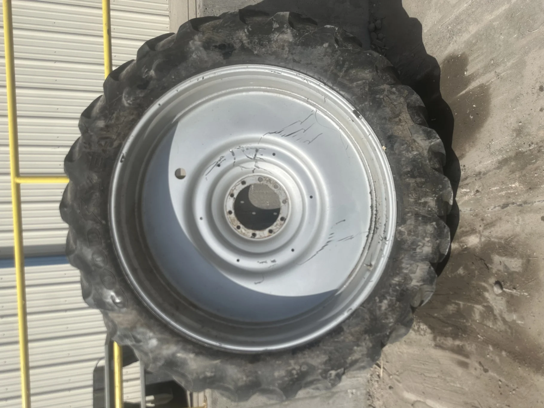 Used 380/90R54 Goodyear Super Traction Radial (152D) R-1W TL 95% on a 12 x 54 Case Silver 10 Bolt D