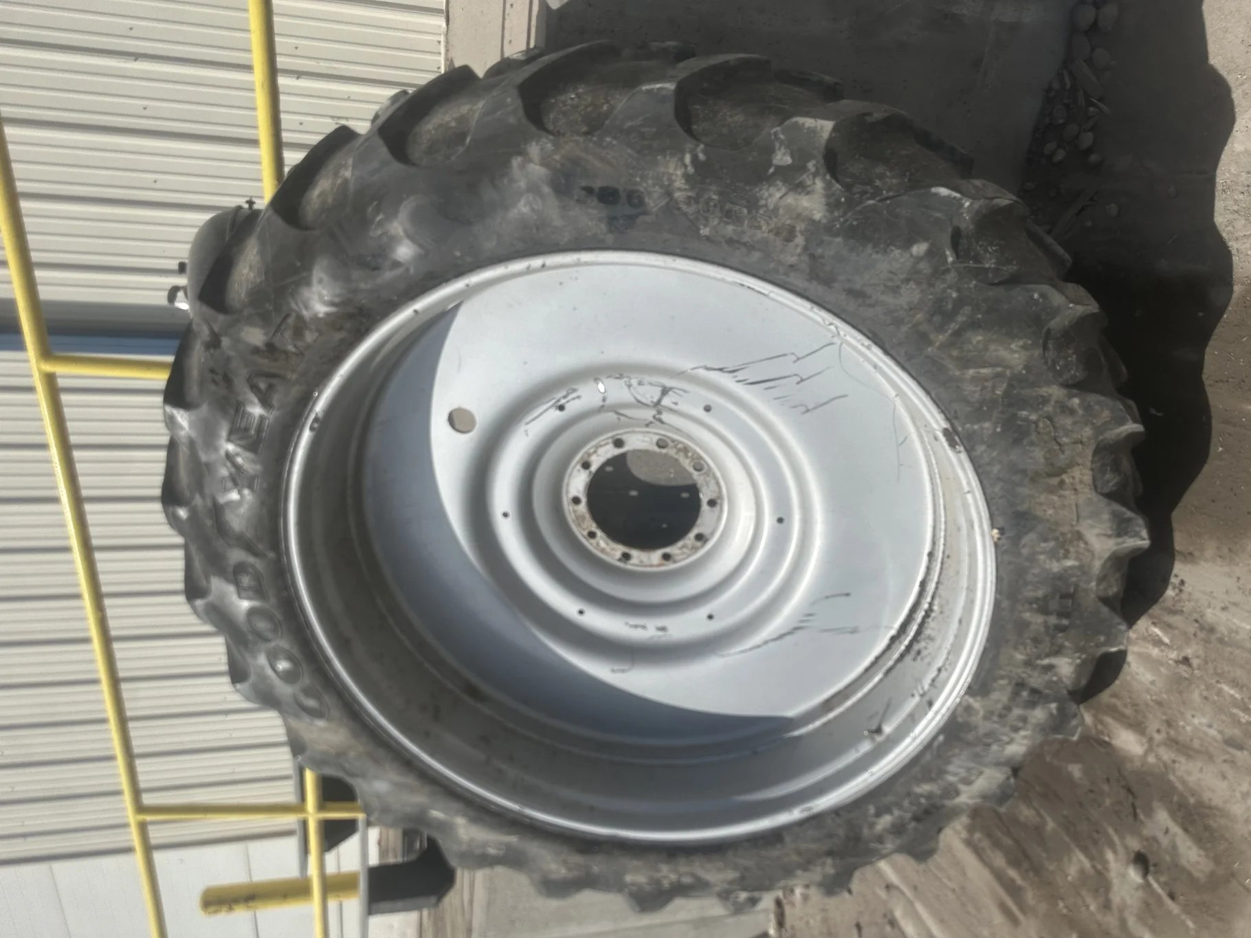 Used 380/90R54 Goodyear Super Traction Radial (152D) R-1W TL 95% on a 12 x 54 Case Silver 10 Bolt D image 2