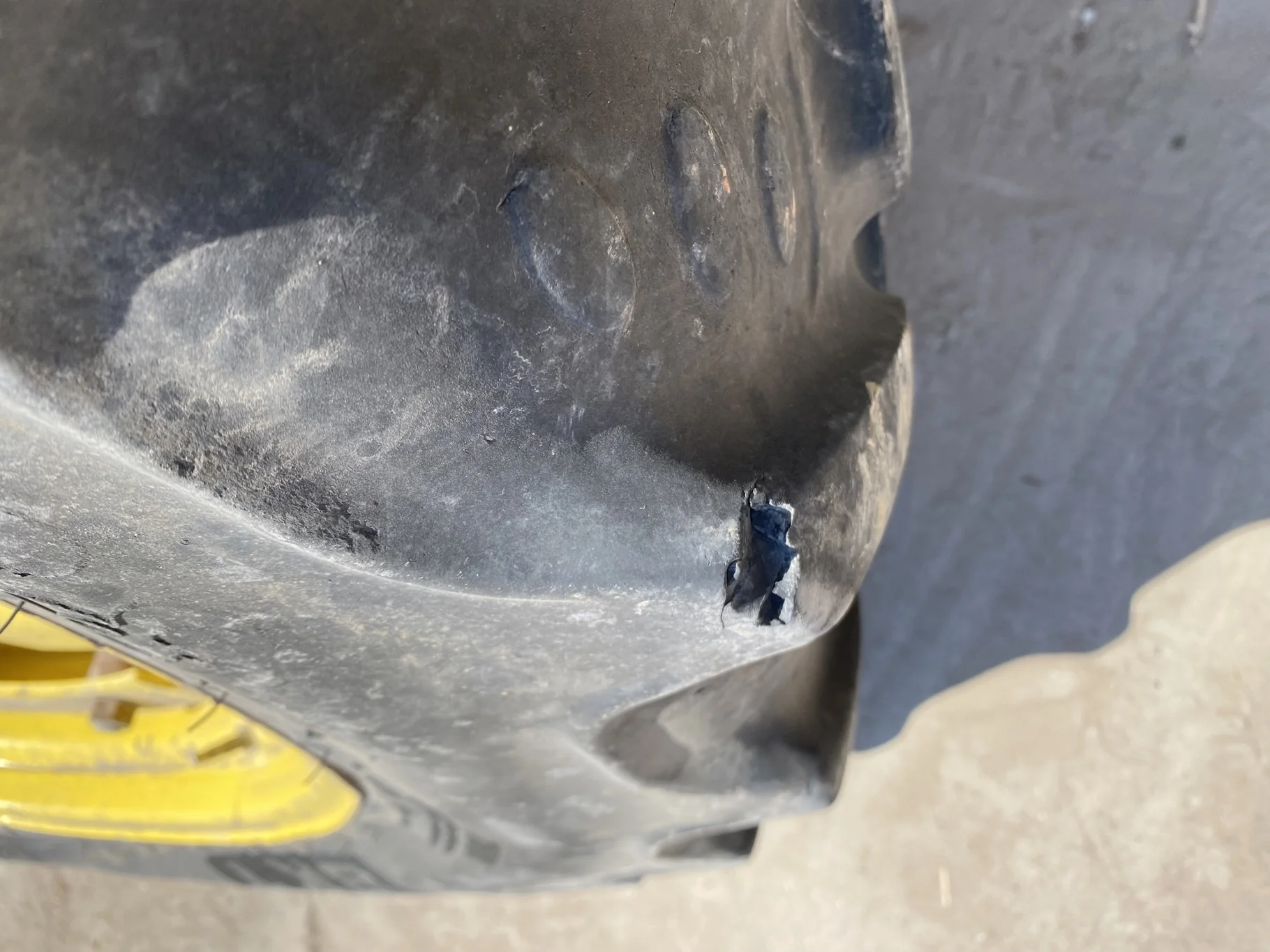 Used 45% 320/85R38 BKT Agrimax R-1-W TL 143A8 on 10 x 38 12 Bolt Stub disc w/ 10 bolt center image 4