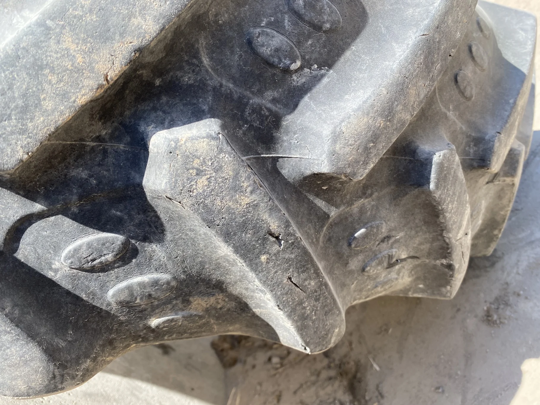 Used 45% 320/85R38 BKT Agrimax R-1-W TL 143A8 on 10 x 38 12 Bolt Stub disc w/ 10 bolt center image 8